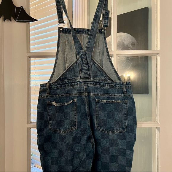 💙NWT Signature8 Dolls Kill Checkered Denim Overalls - Size Large💙 - Picture 4 of 5
